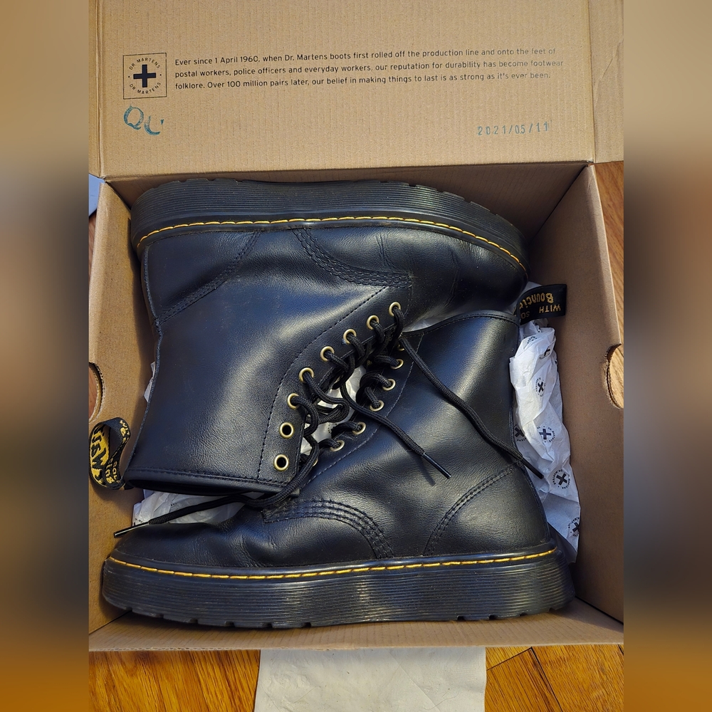 Dr Martens Zavala lace up combat boots Size 8